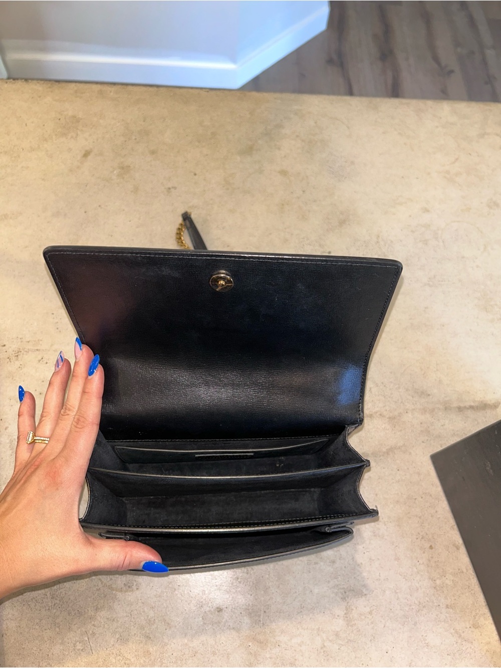 Saint Laurent Black Sunset Medium With Smooth Leather and gold hardware - Picture 2 of 11